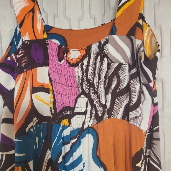 Sleeveless assymetrical dress - Picture 3 of 5